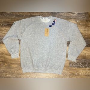 NWT SOCIAL T OVERSIZED BIG APPLE CREW NECK SWEATSHIRT SIZE SMALL/MEDIUM IN GRAY